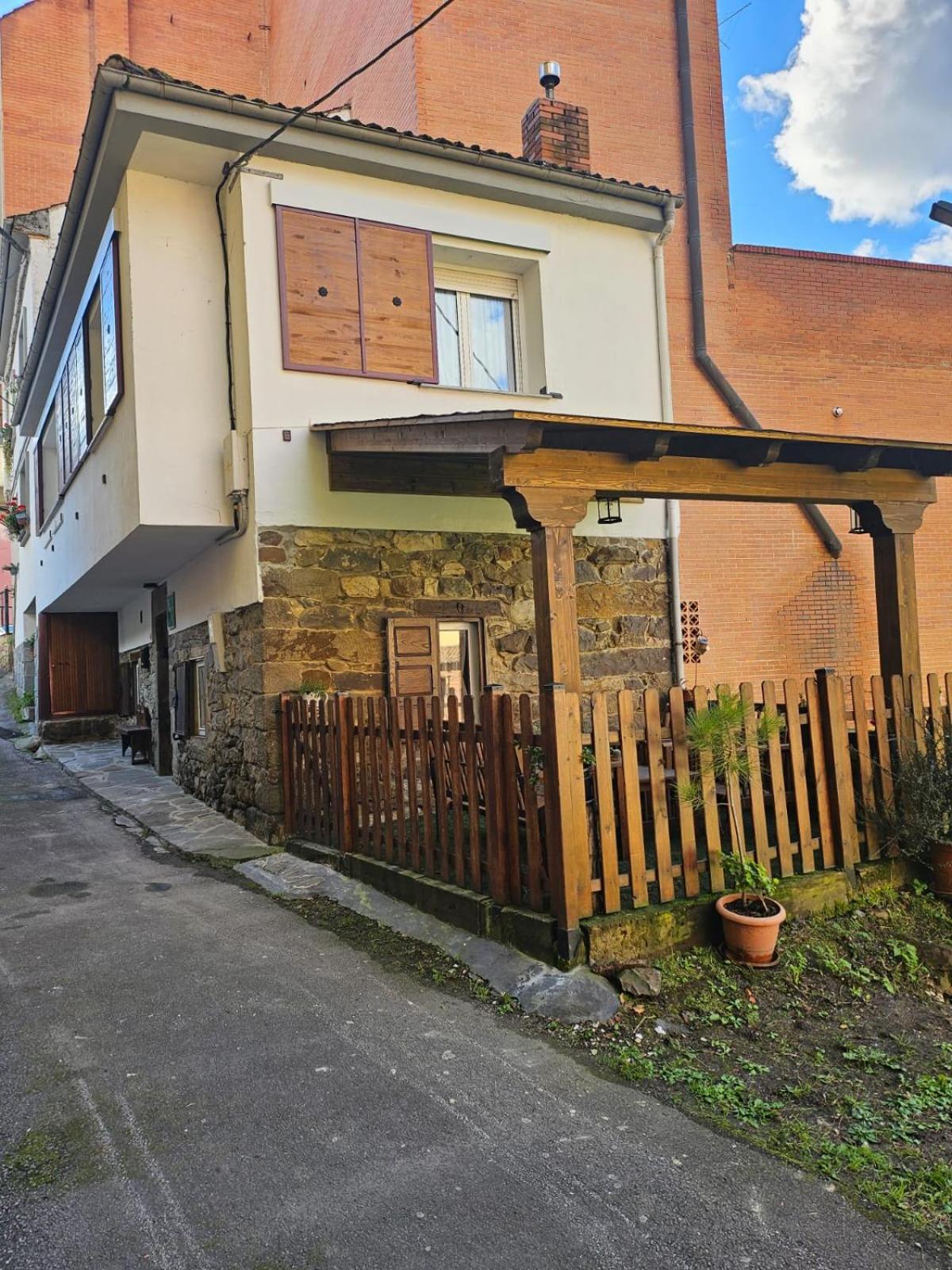 Casita Con Encanto Collanzo Exterior photo